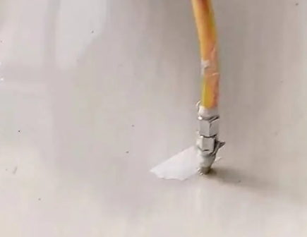 云县瓷砖空鼓维修公司专业解答在瓷砖铺贴过程中，如果使用的砂料过粗（如全部使用了粗砂），可能会导致以下问题